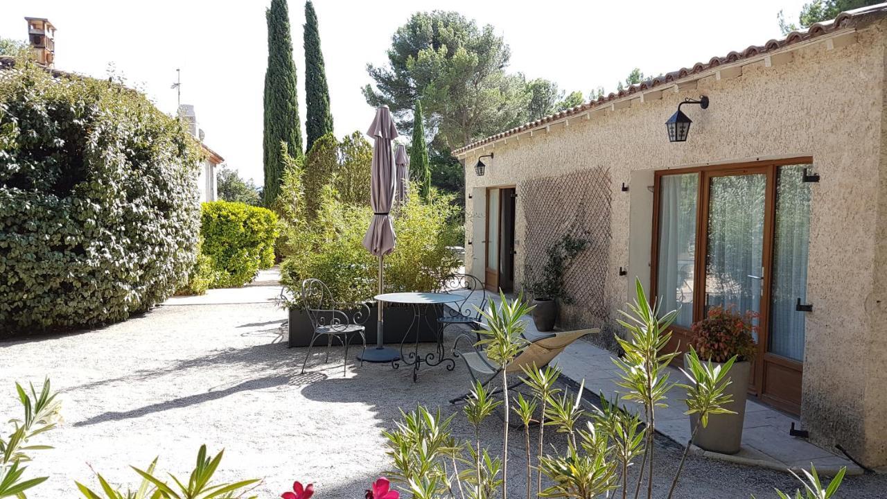 Les Mazets Du Luberon Bed & Breakfast Puget Екстериор снимка